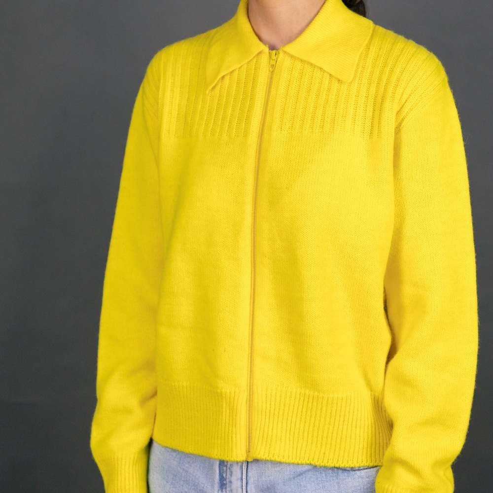 Vintage yellow knit zip up collared sweater ⭐️